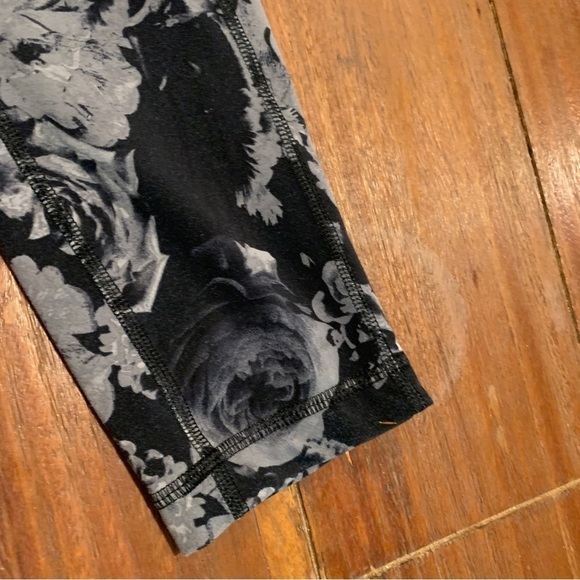 Sold - Picture 4 of 6